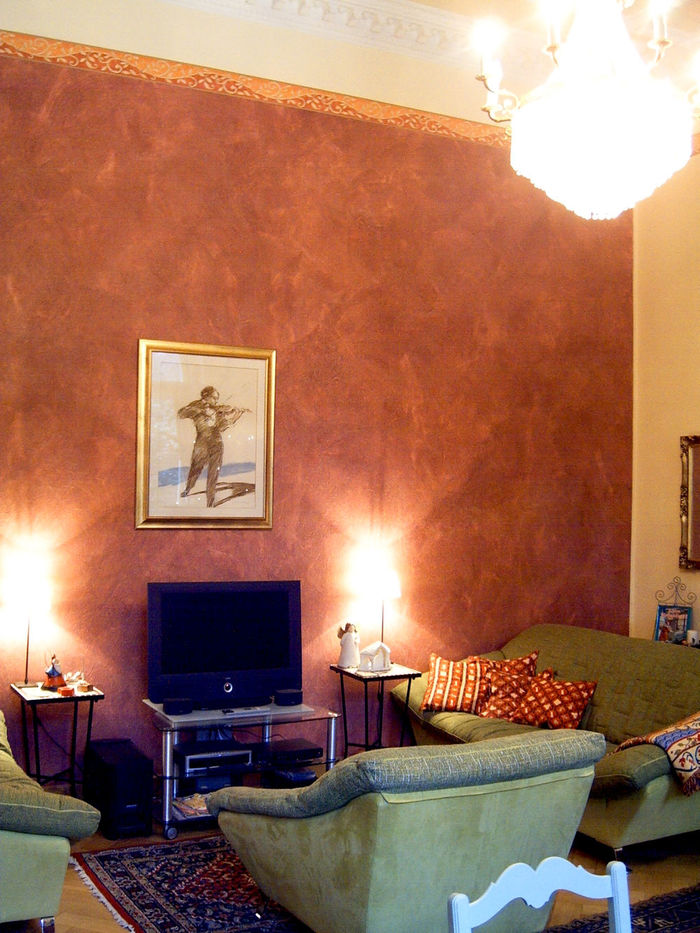 Wohnzimmer mit lasierter Sichtwand